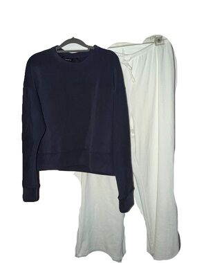 XL Set - Bailey 44 Navy Sweatshirt with Pink Rose White Lounge Pants